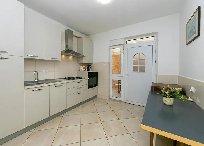With Parking Space Gradac, Makarska - 5198 Gradac (Split-Dalmatia)