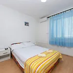 With Parking Space Gradac, Makarska - 5198 דירה גראדאץ