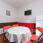 With Parking Space Gradac, Makarska - 5198 גראדאץ
