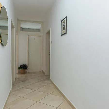 Apartment With Parking Space Gradac, Makarska - 5198 *