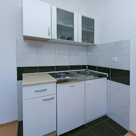Apartment With A Parking Space Gradac, Makarska - 5198