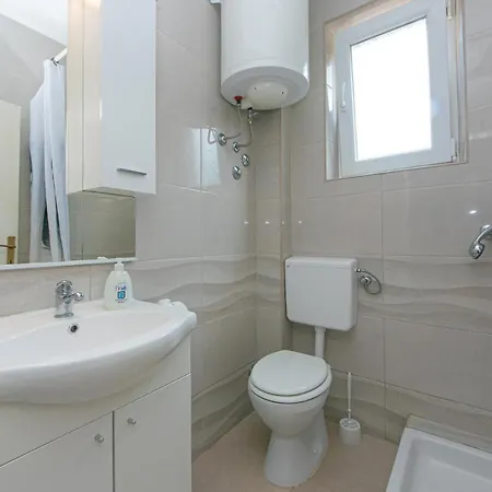 Apartment With Parking Space Gradac, Makarska - 5198 Gradac (Split-Dalmatia)