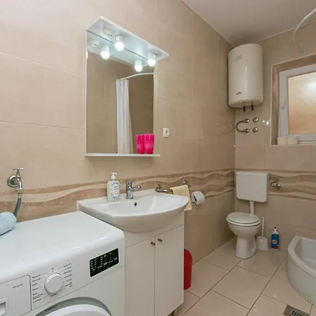 Apartment With Parking Space Gradac, Makarska - 5198 *