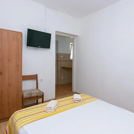 Apartment With A Parking Space Gradac, Makarska - 5198 Gradac (Split-Dalmatia)