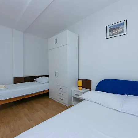 With Parking Space Gradac, Makarska - 5198 Gradac (Split-Dalmatia)
