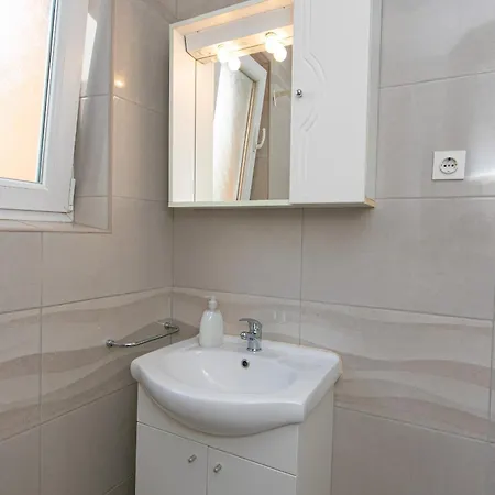 With Parking Space Gradac, Makarska - 5198 Gradac (Split-Dalmatia)